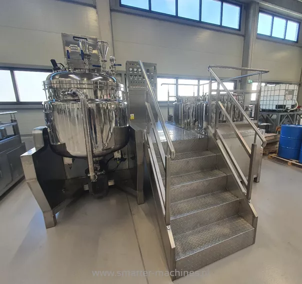 Homogenizing Mixer 500 L with Water and Oil Phase Tanks