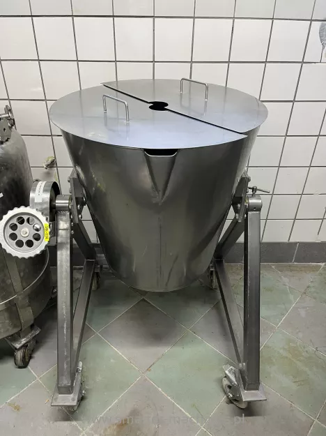 Zbiornik z przechyłem 100-150l