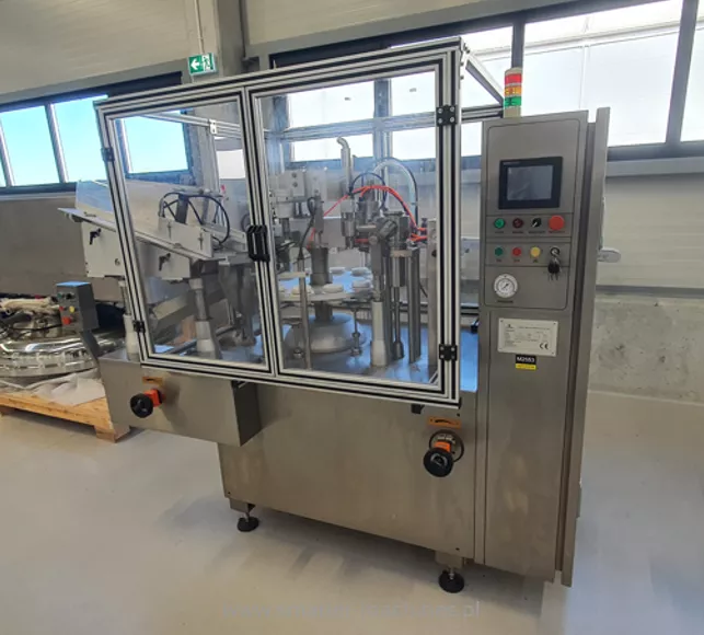 Automatic tube filling machine