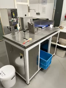 Prasa hudrauliczna do pudrów (Urliński, 2004)