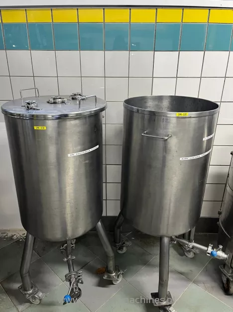 Zbiornik na nogach z zaworem w dennicy (2 szt.)